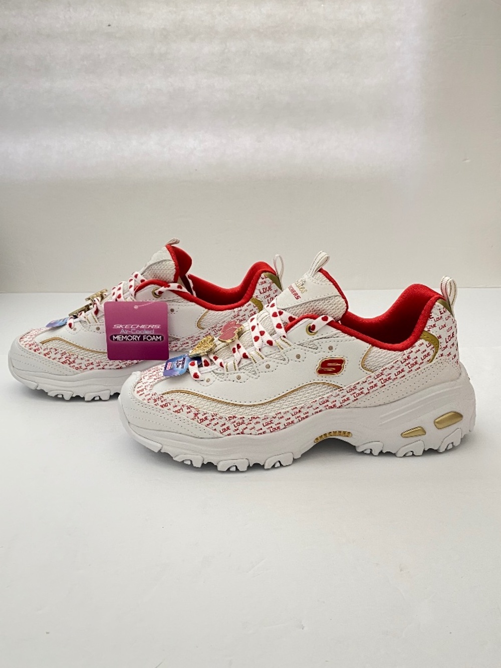 NEW Skechers D'Lites "You're so Cupid" sneakers Size: 6.5
